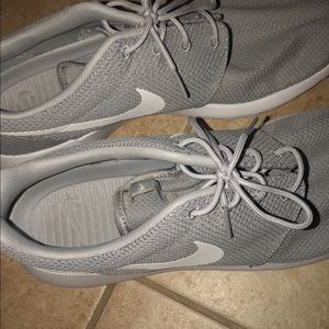 Nike Roshe size 13